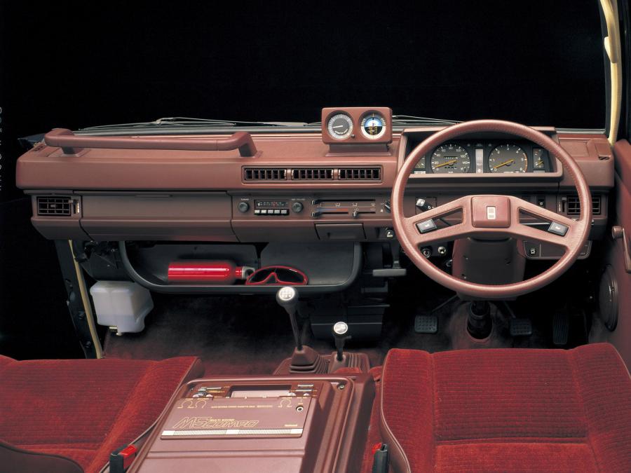  Mitsubishi Delica 4WD 1982 года  (фото 5 из 12)